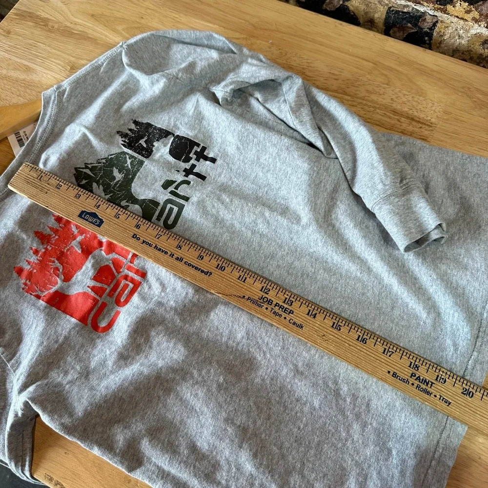 Carhartt Boys Youth Long Sleeve Gray Deer Bear T Shirt Graphic Medium 10-12
